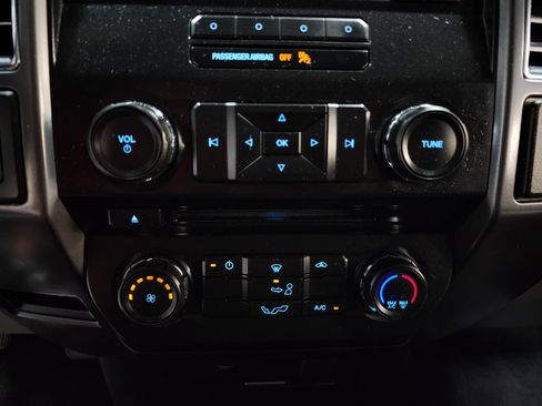 Used 2016 Ford F150 XLT image 30