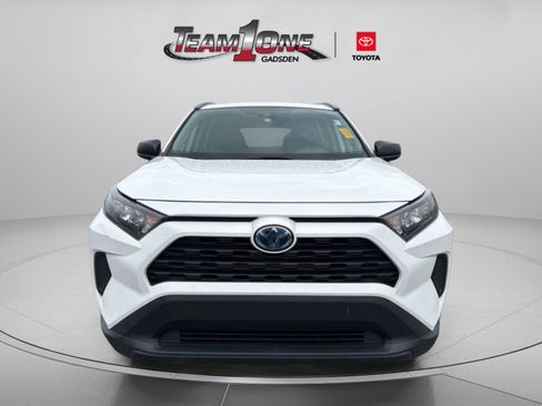 Certified 2020 Toyota RAV4 LE image 4