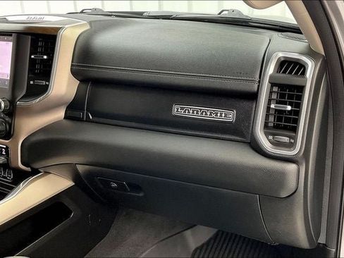 Used 2022 RAM 1500 Laramie AWD/4WD image 17