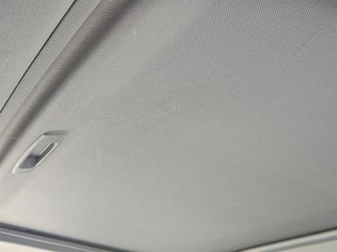 Used 2019 Toyota RAV4 XLE Premium image 18