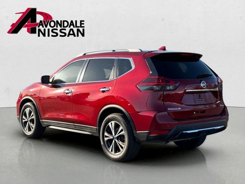 Used 2019 Nissan Rogue SV w/ Sun & Sound Touring Package AWD/4WD image 2