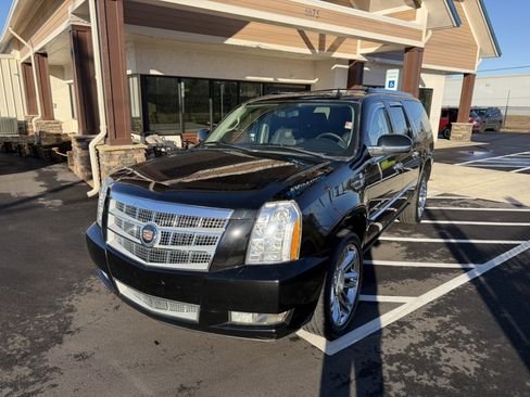 Used 2012 Cadillac Escalade ESV Platinum image 2