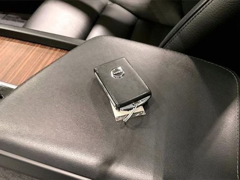 Certified 2023 Volvo S60 B5 Plus w/ Climate Package image 12