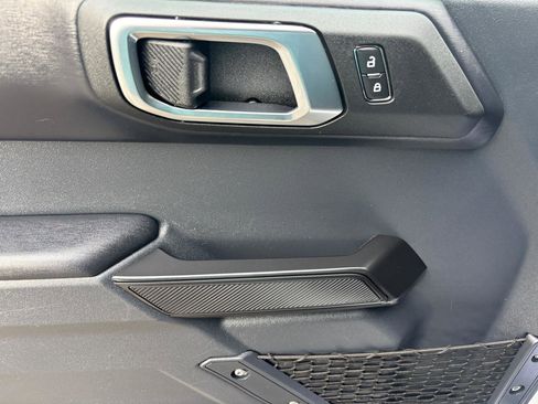 Used 2025 Ford Bronco Outer Banks image 8