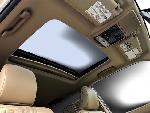 Used 2016 Toyota 4Runner Limited image 22