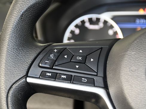 Used 2024 Nissan Altima 2.5 SV FWD image 21