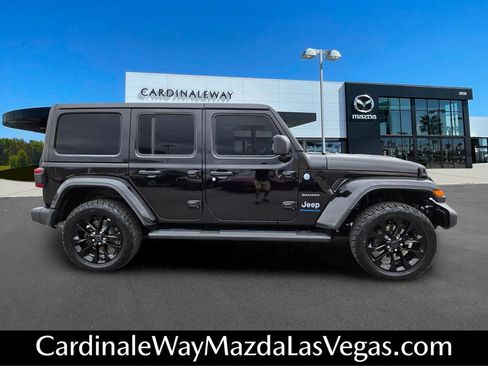 Used 2024 Jeep Wrangler Unlimited Sahara w/ Technology Group AWD/4WD image 7