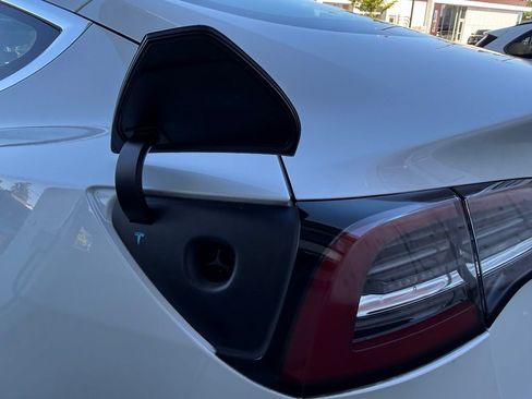 Used 2019 Tesla Model 3 AWD/4WD image 33