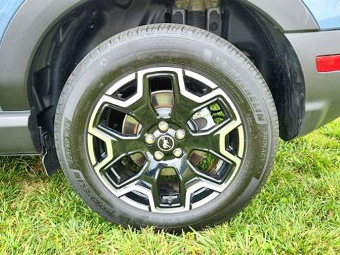 Used 2025 Ford Bronco Sport Outer Banks w/ Outer Banks Tech Package+ AWD/4WD image 9