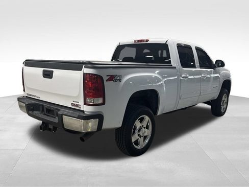 Used 2011 GMC Sierra 2500 SLT w/ Suspension Package, Off-Road AWD/4WD image 7