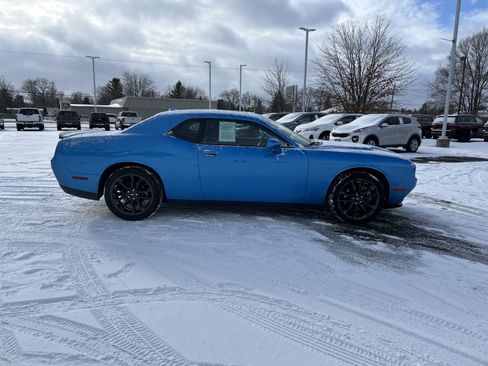 Used 2023 Dodge Challenger SXT w/ Plus Package image 2