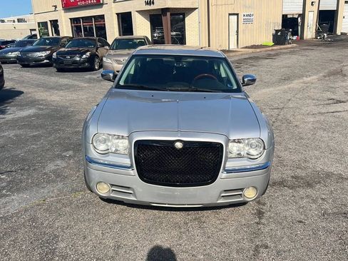 Used 2008 Chrysler 300 C w/ Navigation & Sound Group II RWD image 3