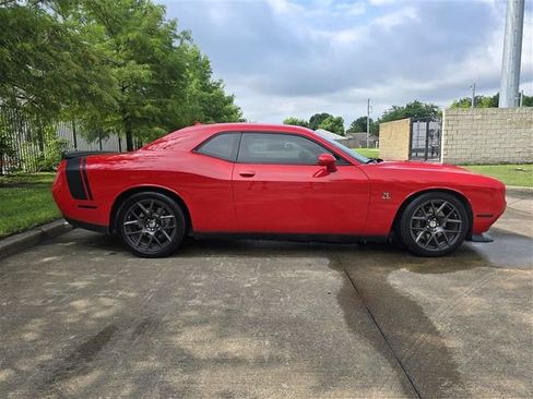 Used 2016 Dodge Challenger R/T Scat Pack RWD image 7