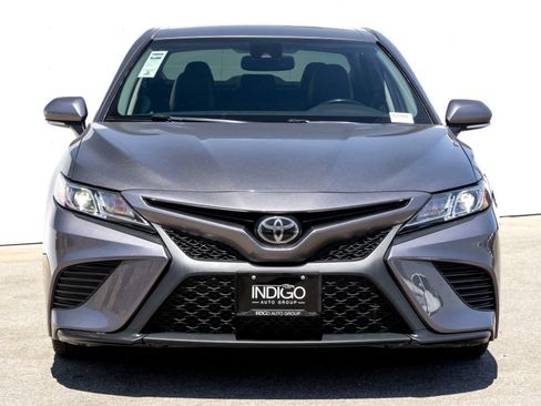 Used 2019 Toyota Camry SE w/ Convenience Package FWD image 3