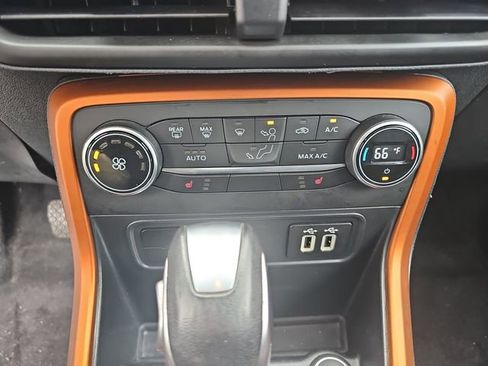 Used 2021 Ford EcoSport SE w/ SE Appearance Package image 25
