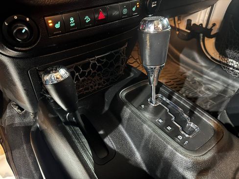 Used 2014 Jeep Wrangler Unlimited Sahara AWD/4WD image 25