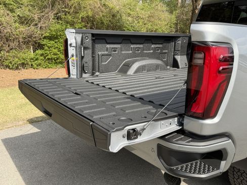 New 2026 GMC Sierra 2500 Denali w/ Denali Reserve Package AWD/4WD image 15
