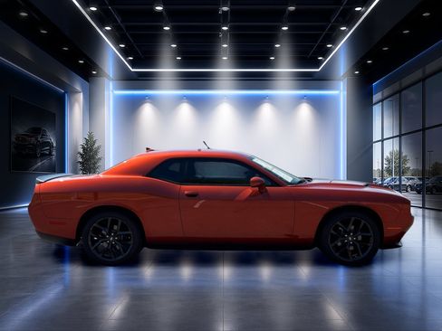 Used 2020 Dodge Challenger SXT w/ Driver Convenience Group RWD image 3
