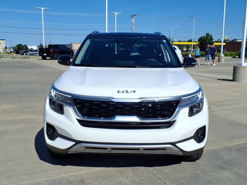 Used 2023 Kia Seltos S w/ Navigation Package FWD image 7