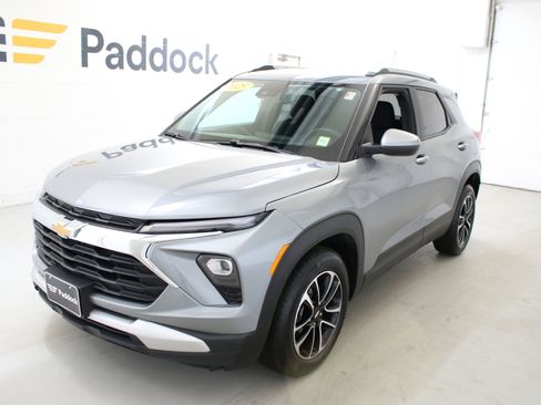 Used 2025 Chevrolet TrailBlazer LT w/ Convenience Package image 3