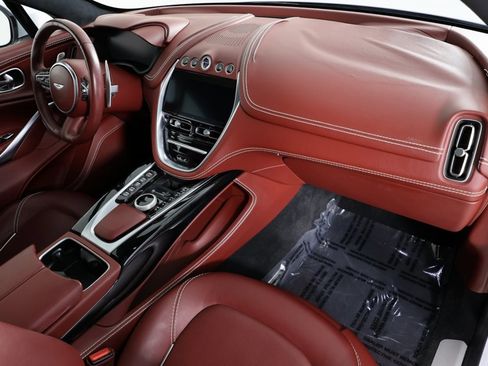 Used 2021 Aston Martin DBX image 30