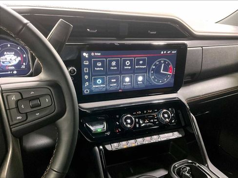 Used 2024 GMC Sierra 2500 AT4 w/ AT4 Premium Plus Package image 16