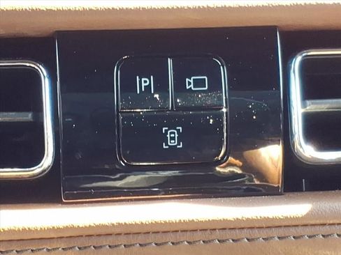 Certified 2022 Lincoln Nautilus Reserve image 42