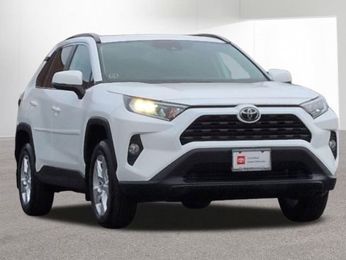 Certified 2021 Toyota RAV4 XLE w/ Convenience Package AWD/4WD image 3