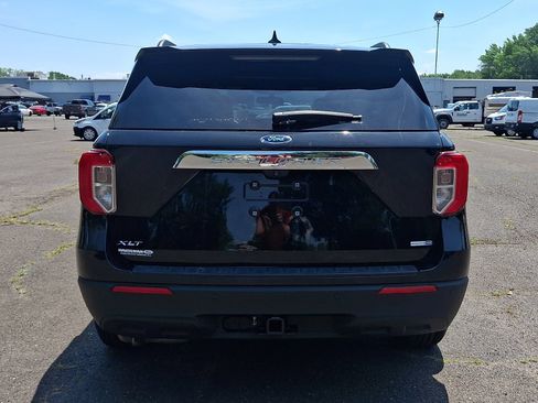 Certified 2020 Ford Explorer XLT w/ Comfort Package AWD/4WD image 6