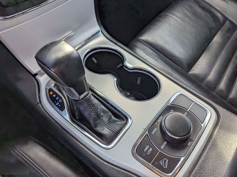 Used 2018 Jeep Grand Cherokee Limited image 20