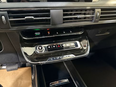 New 2026 Lincoln Corsair Premiere image 21