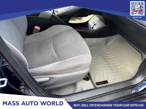 Used 2013 Toyota Prius Five image 11