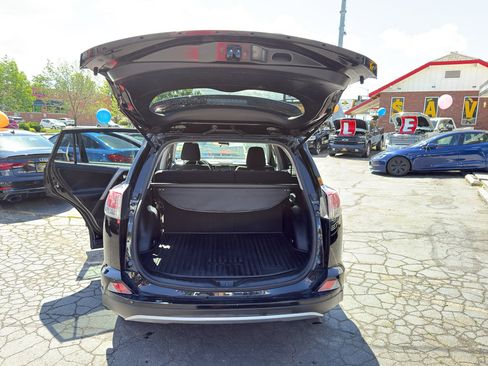 Used 2018 Toyota RAV4 XLE w/ Plus Extra Value Package AWD/4WD image 17