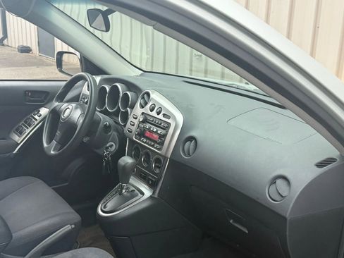 Used 2004 Pontiac Vibe w/ Moon And Tunes Value Package image 16