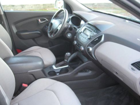 Used 2014 Hyundai Tucson GLS image 16