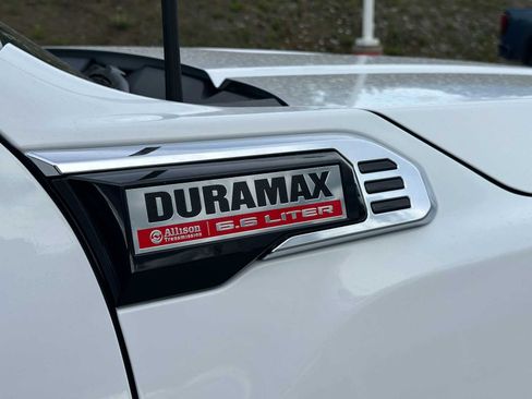 New 2025 GMC Sierra 3500 SLT w/ SLT Convenience Package image 13