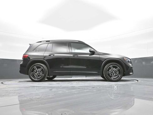 Used 2022 Mercedes-Benz GLB 250 4MATIC image 41
