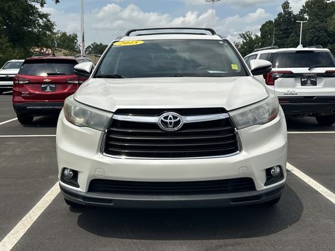 Used 2015 Toyota Highlander XLE FWD image 3