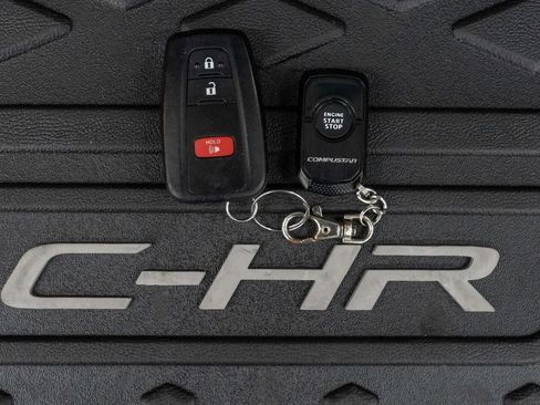 Used 2019 Toyota C-HR Limited FWD image 43
