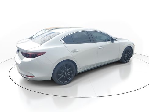 Used 2024 MAZDA MAZDA3 s FWD image 5
