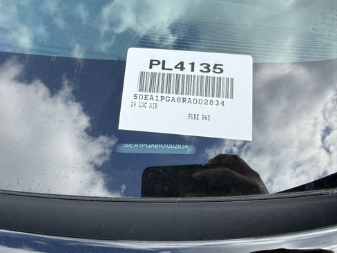 Used 2024 Lucid Air Pure image 9