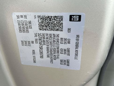 Used 2024 GMC Savana 2500 RWD image 30