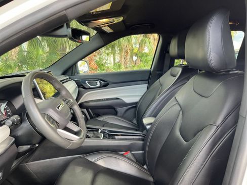 Used 2025 Jeep Compass Limited AWD/4WD image 26