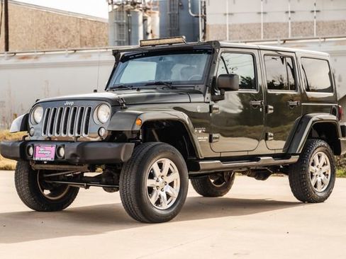 Used 2016 Jeep Wrangler Unlimited Sahara w/ Max Tow Package image 34