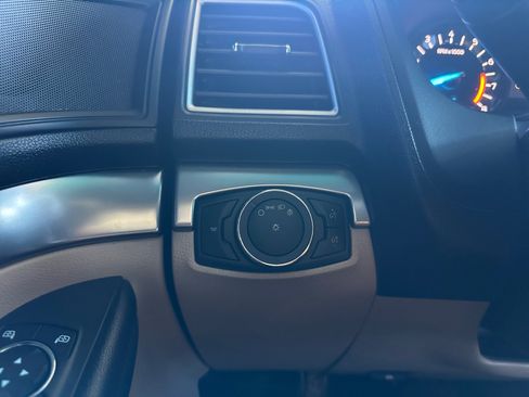 Used 2016 Ford Explorer FWD image 17