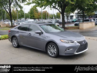 Used 2016 Lexus ES 300h w/ Luxury Package w/Wood Trim