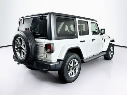 Used 2020 Jeep Wrangler Unlimited Sahara AWD/4WD image 9