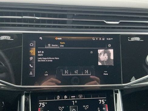 Used 2025 Audi Q7 3.0T Premium Plus image 24