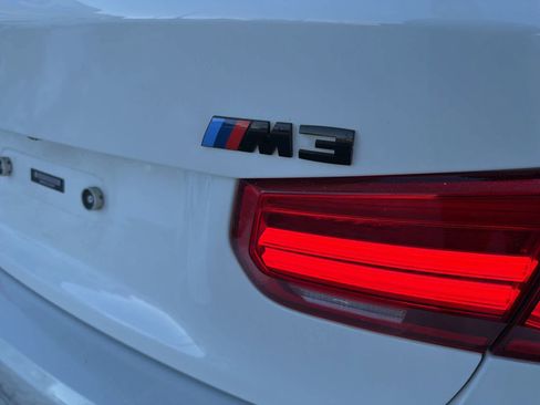 Used 2018 BMW M3 image 23