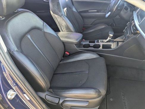 Used 2019 Kia Optima S image 18